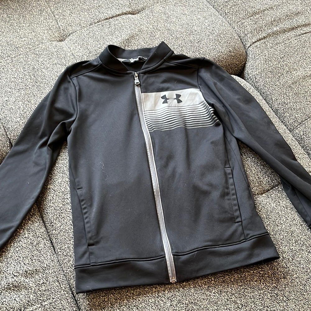 2/$30 Boys Under Armour zip up size Large